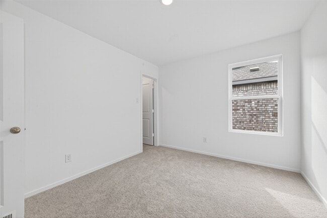 Building Photo - 3025 Fantasy Ter Dr