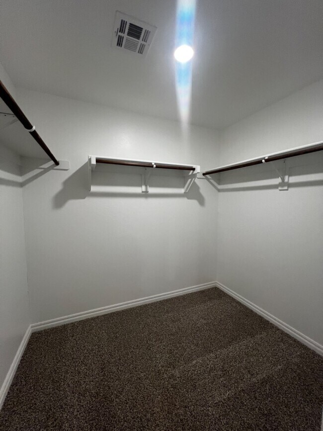 Building Photo - 2765 Alice Wy