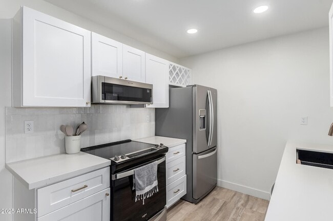 Building Photo - 6480 N 82nd St