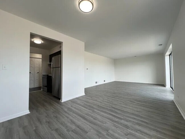 Building Photo - 2300 N Harlem Ave