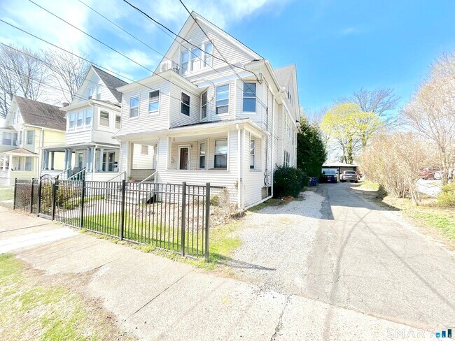 Building Photo - 59 Morehouse St