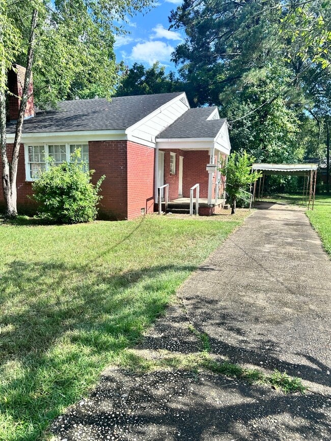 Primary Photo - 3467 Gilmer Ct
