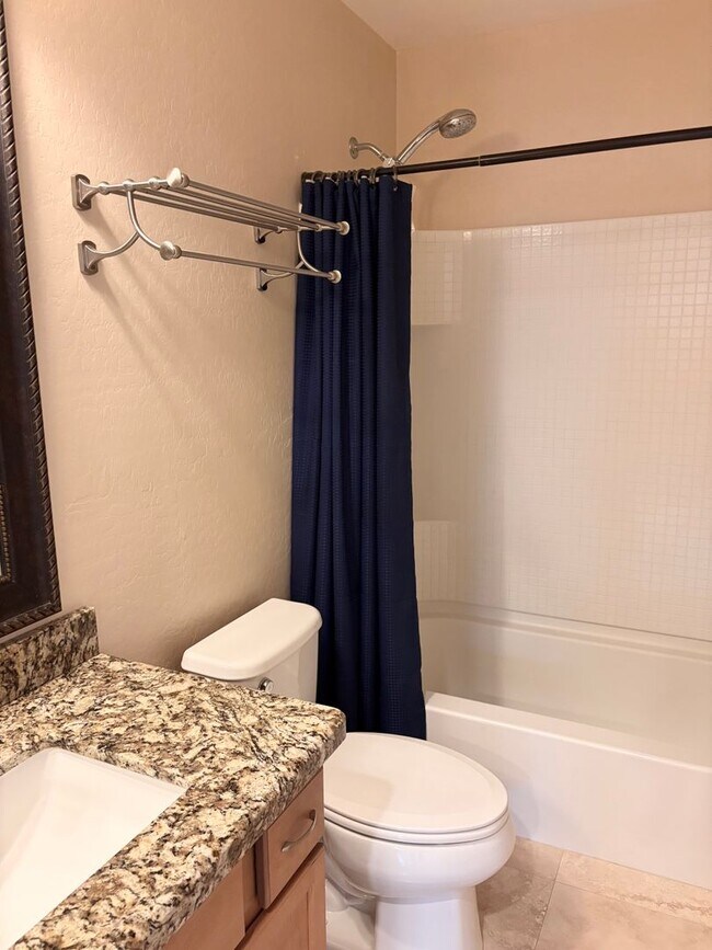 Building Photo - **STUNNING 4 BEDROOM/3 BATHROOM/2 CAR GARAGE/GATED COMMUNITY HOME IN MESA (SOUTHERN & LINDSAY)**