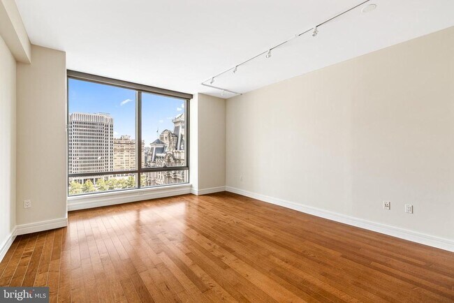 Building Photo - 1414 S Penn Square