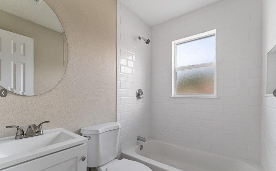 Building Photo - 2202 Avenue N