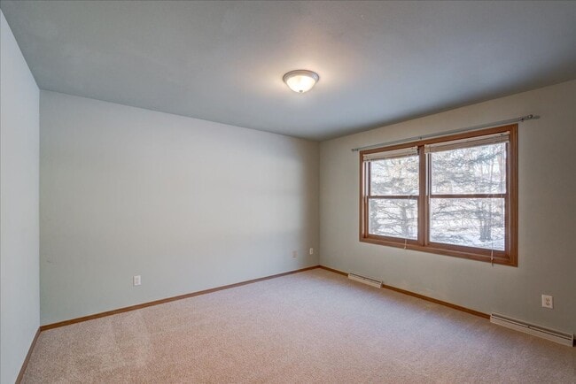 Building Photo - 2806 Wentworth Dr