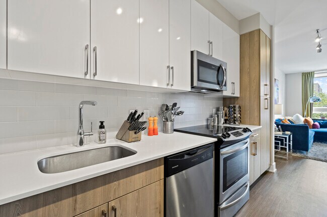 Building Photo - 145 Riverhaven Dr