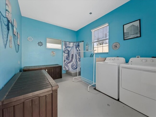 Building Photo - 3801 1st Ave S