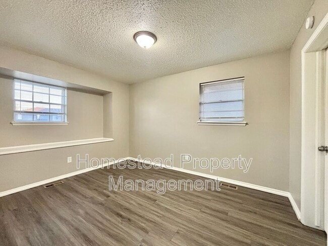 Building Photo - 6313 S Robinson Dr