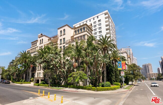 Building Photo - 10795 Wilshire Blvd
