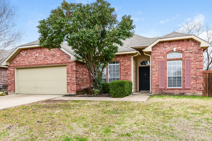 Building Photo - 133 Pinion Ln