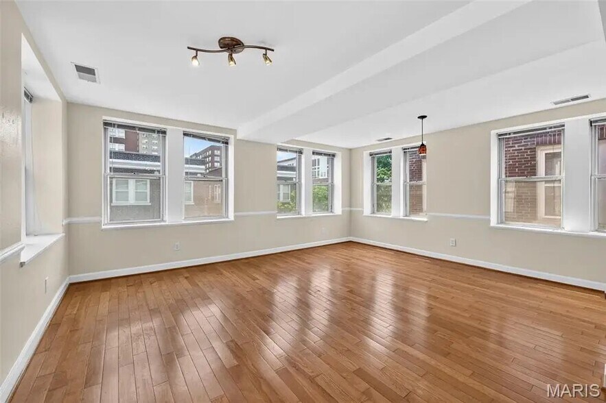Building Photo - 5360 Pershing Ave