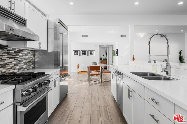 Building Photo - 2326 E Finley Rd