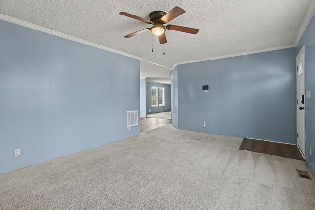 Building Photo - 212 Shipmans Pike