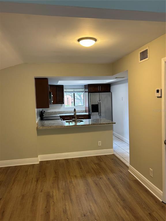 Building Photo - 958 E Michigan St