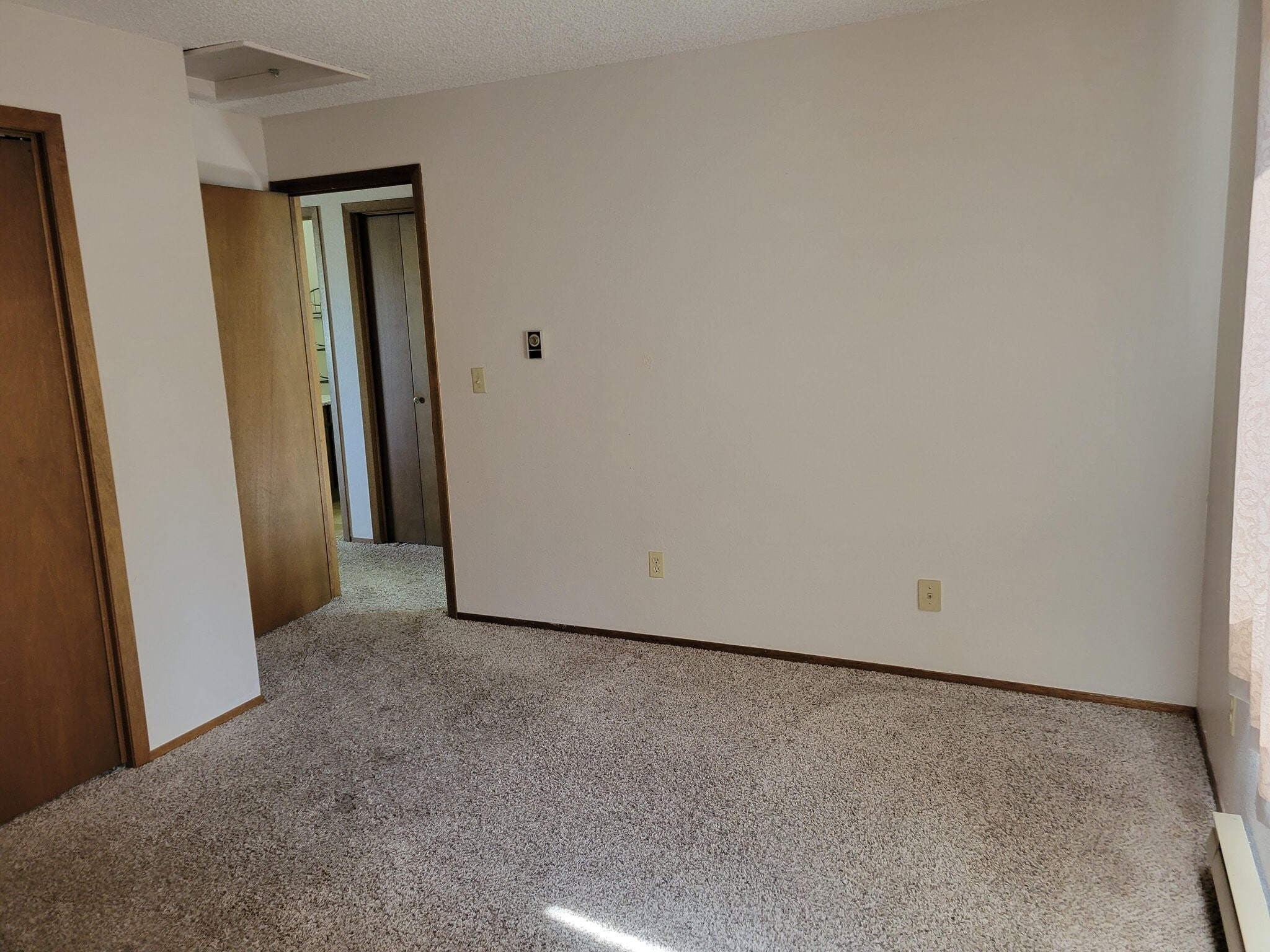 Building Photo - 140 Hotchkiss Ave