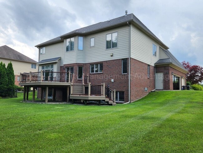 Building Photo - Spacious 4-Bed Colonial in Troy’s Stone Ha...