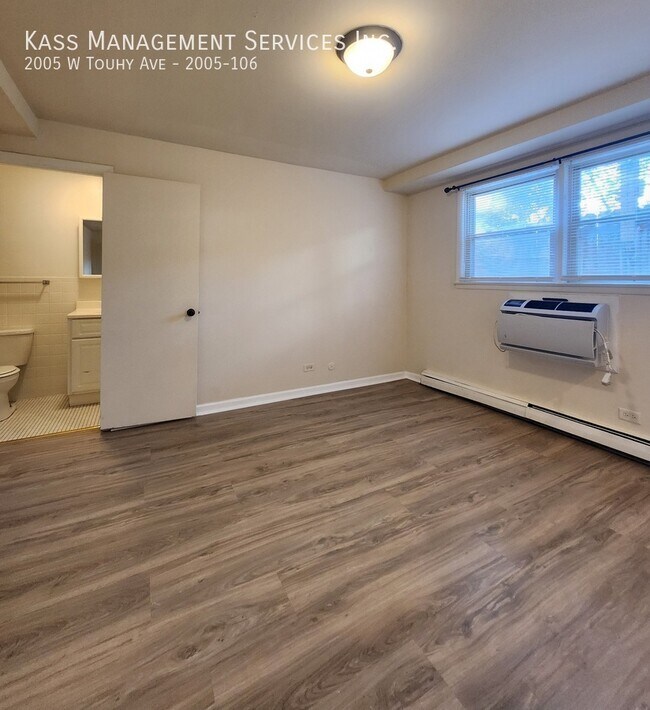 Building Photo - 2005 W Touhy Ave