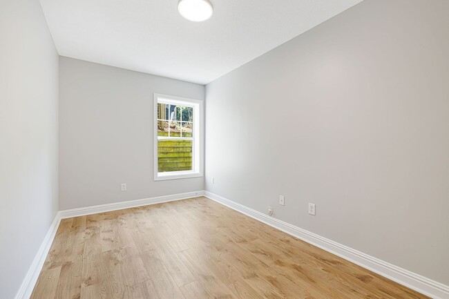Building Photo - Newly Renovated 3-Bedroom Home with Modern Upgrades (6 or 12 Month Lease Options)