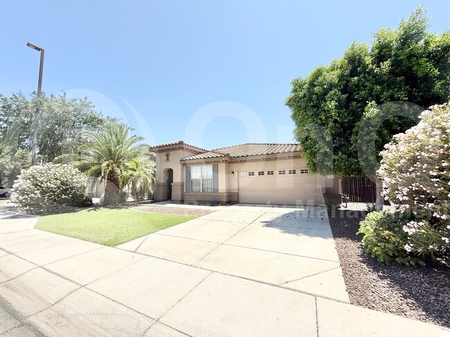Building Photo - 2849 E Fandango Dr