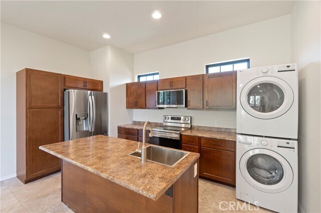 Building Photo - 37420 Leta Dr