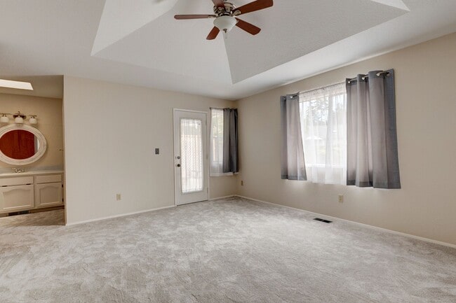 Building Photo - Updated Oak Harbor Home in Ridgehaven