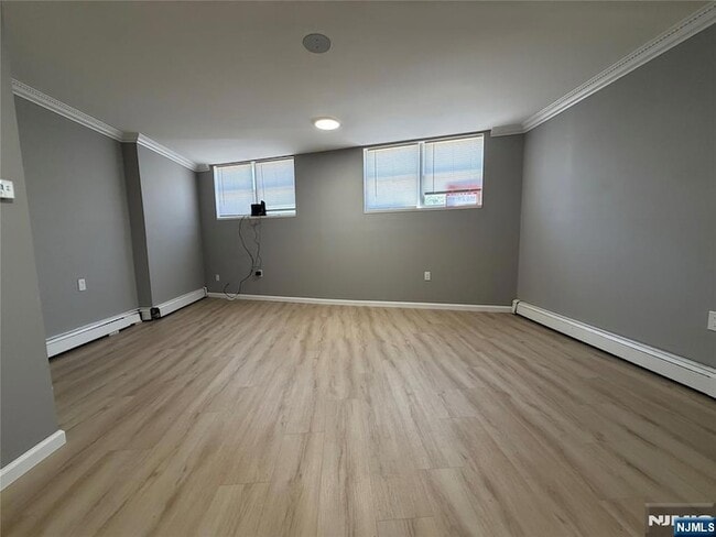 Building Photo - 9066 Palisade Plaza