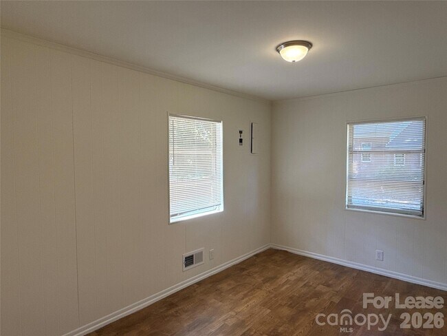 Building Photo - 104 Stowe Rd