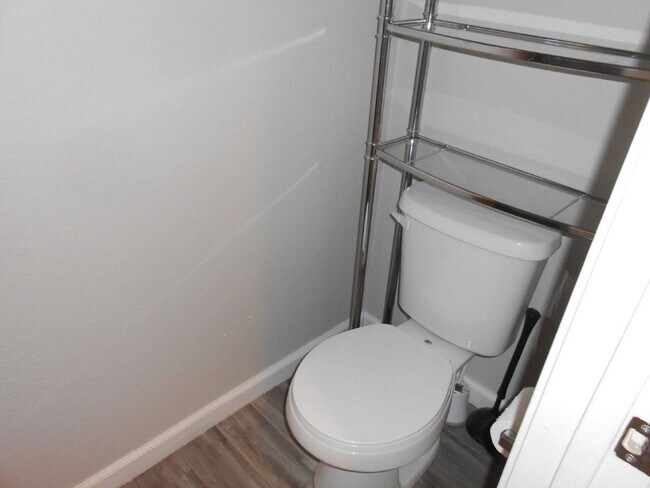 Building Photo - Spacious Home 2 Story Home in Black Mountain