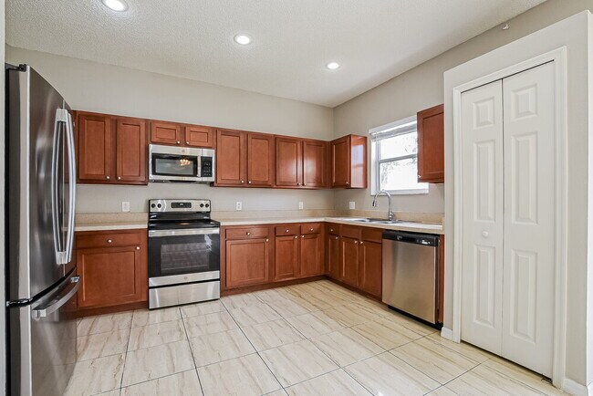 Building Photo - 1828 Olivia Cir