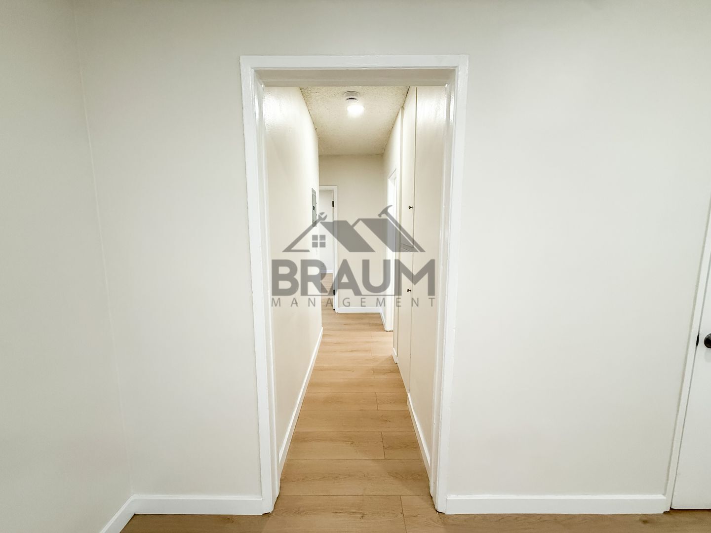 Building Photo - 13115 Oxnard St