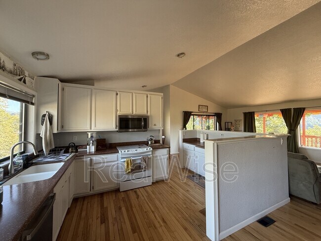 Building Photo - 539 Hatfield Dr