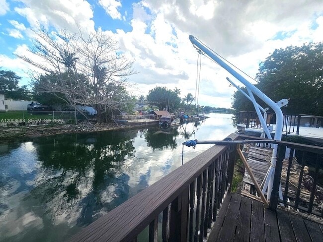 Building Photo - 10790 SW 46th St