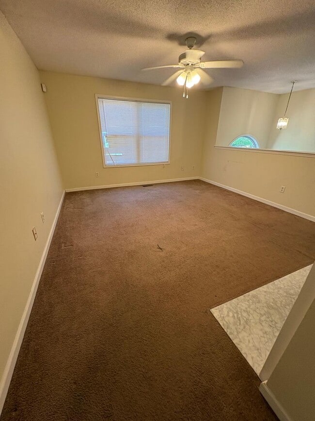 Building Photo - 886 Eagles Nest Cir