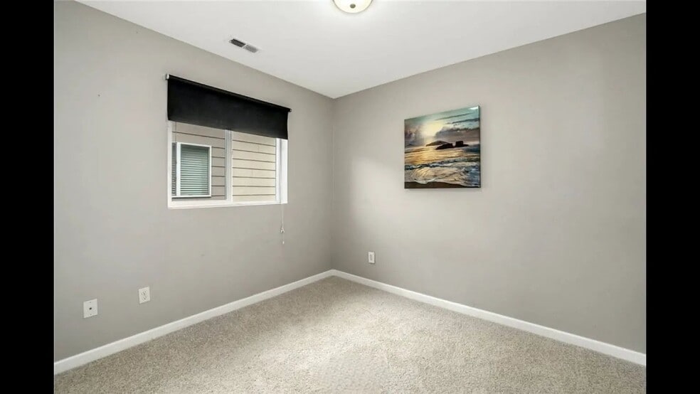 Building Photo - 17707 33rd Dr SE