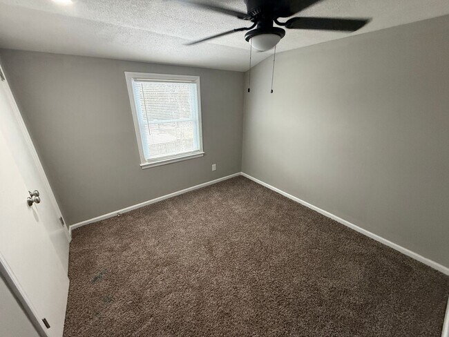 Building Photo - 1006_1008_NW