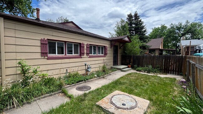 Building Photo - 2020 1/2 N Royer St-