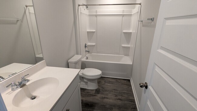 Building Photo - 109 Bottlebrush Dr