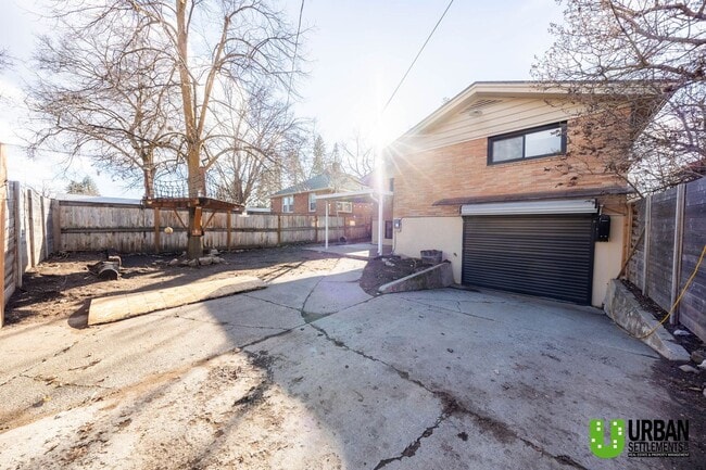 Building Photo - Classic South Hill Charmer for Rent – 3423 S Grant Blvd, Spokane, WA 99203