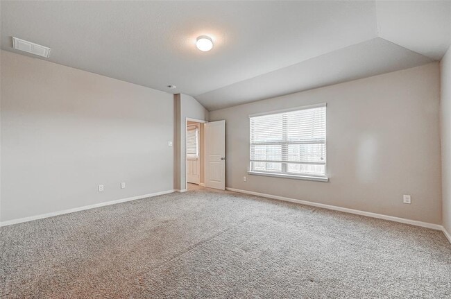 Building Photo - 611 Harvest Bluff Dr