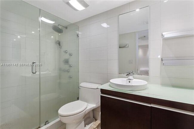 Building Photo - 2401 Collins Ave