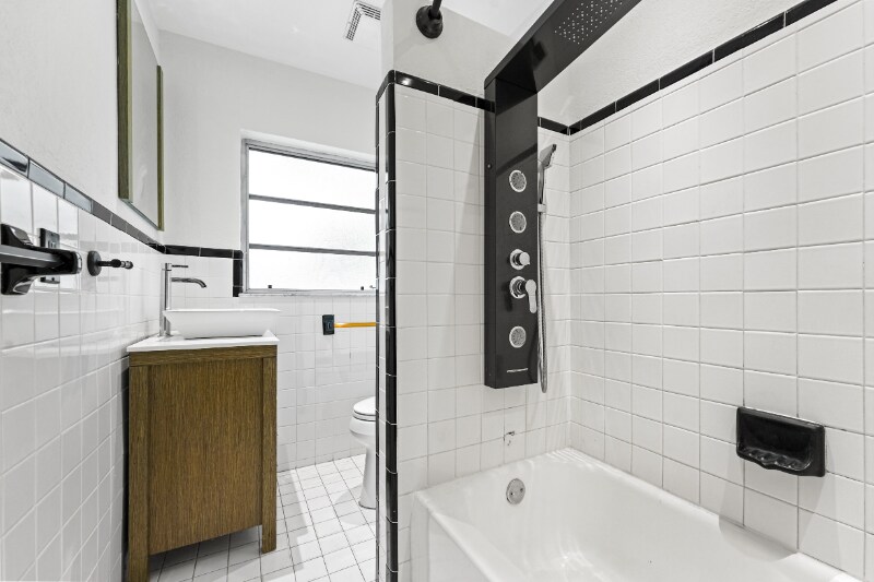 Building Photo - 3355 SW 22nd St