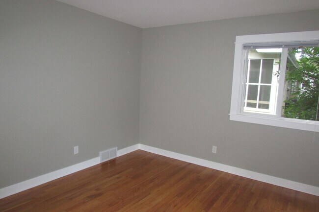 Building Photo - 6405 Alison Ln