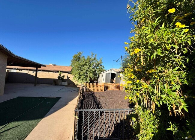 Building Photo - 726 Calle Nueva Vida