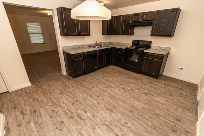 Building Photo - Tesoro Hills - 5030 War Cloud Dr, San Anto...