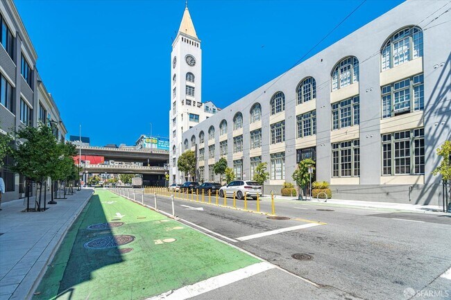 Building Photo - 461 2nd St