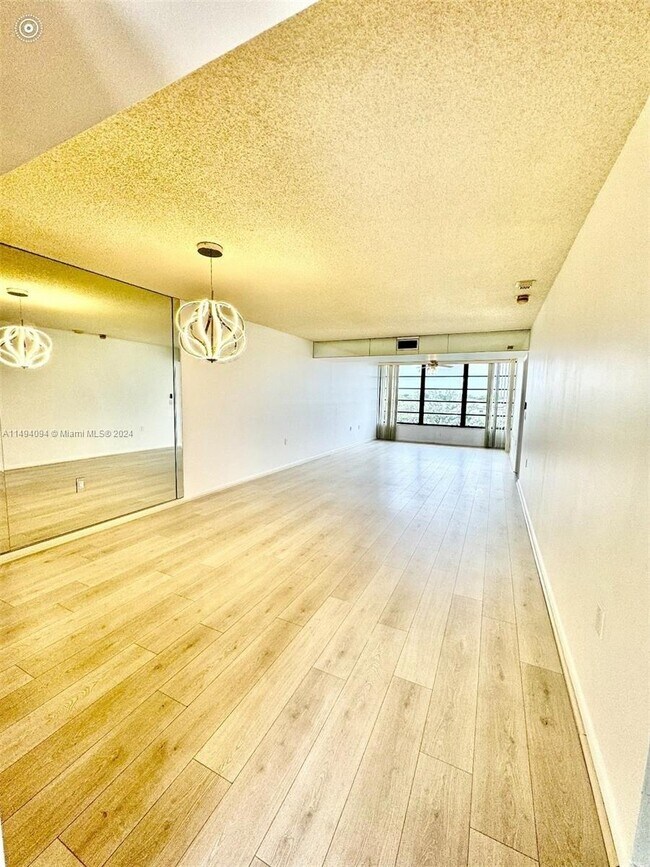 Building Photo - 3520 Whitehall Dr