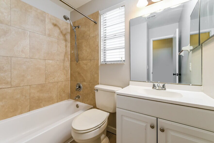 Building Photo - 7663 Sapphire Ln