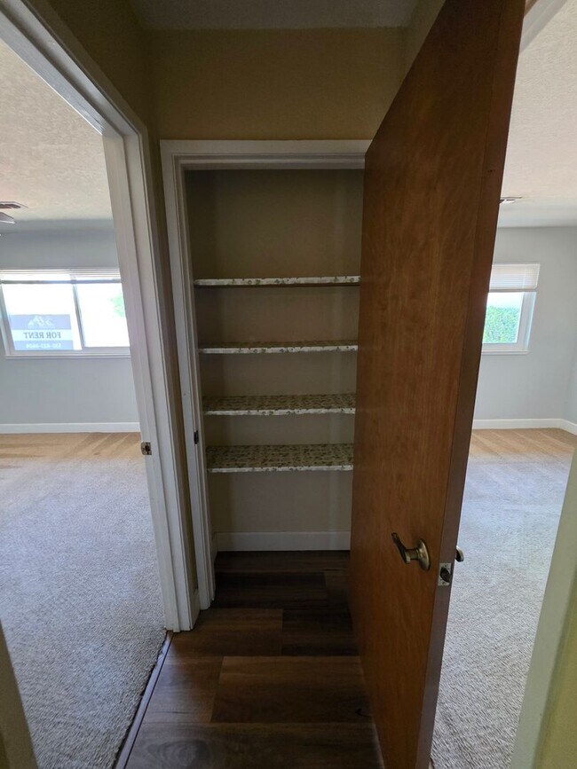 Building Photo - Charming Family Home for Rent in Auburn, C...