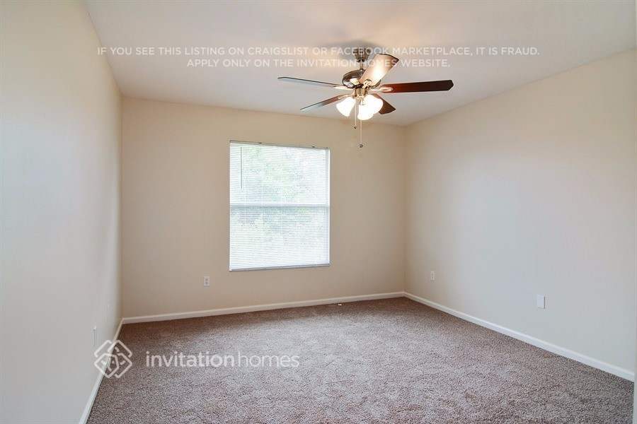 Building Photo - 2201 SW Susset Ln